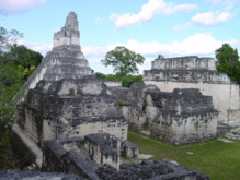 Templo y otras partes de la antigua ciudad maya de Tikal (Guatemala). Imagen: Douglas Kennett. Fuente: Penn State.