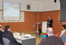 El profesor Tirado, durante la defensa de su tesis doctoral. Fuente: Universidad CEU-UCH.