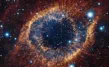 La nebulosa de la Hélice, conocida como el ‘ojo de Dios’, es la imagen elegida para el cartel de la Reunión Científica de los astrónomos españoles. Fuente: ESO.