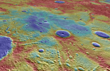 La sonda Messenger ha detectado señales magnéticas en la corteza de Mercurio. Fuente: NASA et al.