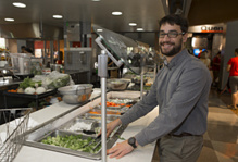 Anthony Salerno, en un comedor de la universidad. Fuente: UC.