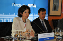 Fabiola Gianotti, junto a Rafael Pardo, director de la Fundación BBVA. Fuente: Sinc.