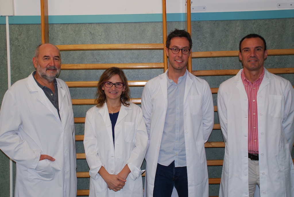 Los investigadores de Fisioterapia de la CEU-UCH Pedro Rosado, Eva Segura, Vicent Benavent y Juan Francisco Lisón, autores del estudio. Fuente: CEU-UCH.