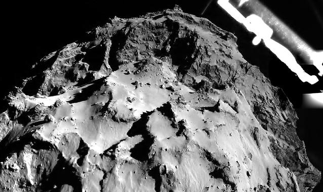 Imagen del cometa 67P/CG tomada por el instrumento ROLIS de Philae mientras bajaba. Fuente: ESA.