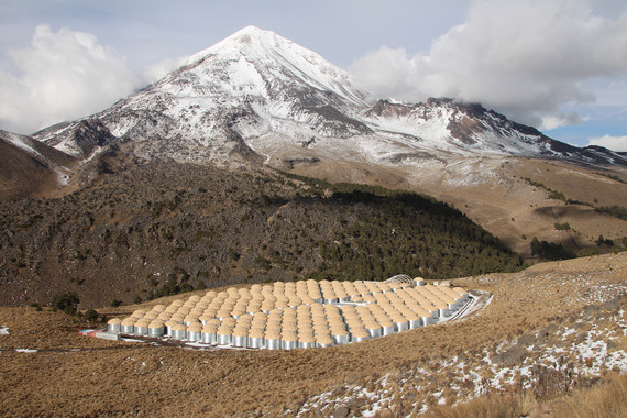 El Observatorio HAWC estudia los rayos gamma desde las faldas del volcán Sierra Negra de México. Imagen: J.A. Martínez Castro. Fuente: Sinc.