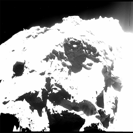 Vista de varios “pozos” en el cometa 67P. Imagen: ESA/Rosetta/MPS para el equipo OSIRIS. Fuente: CSIC.