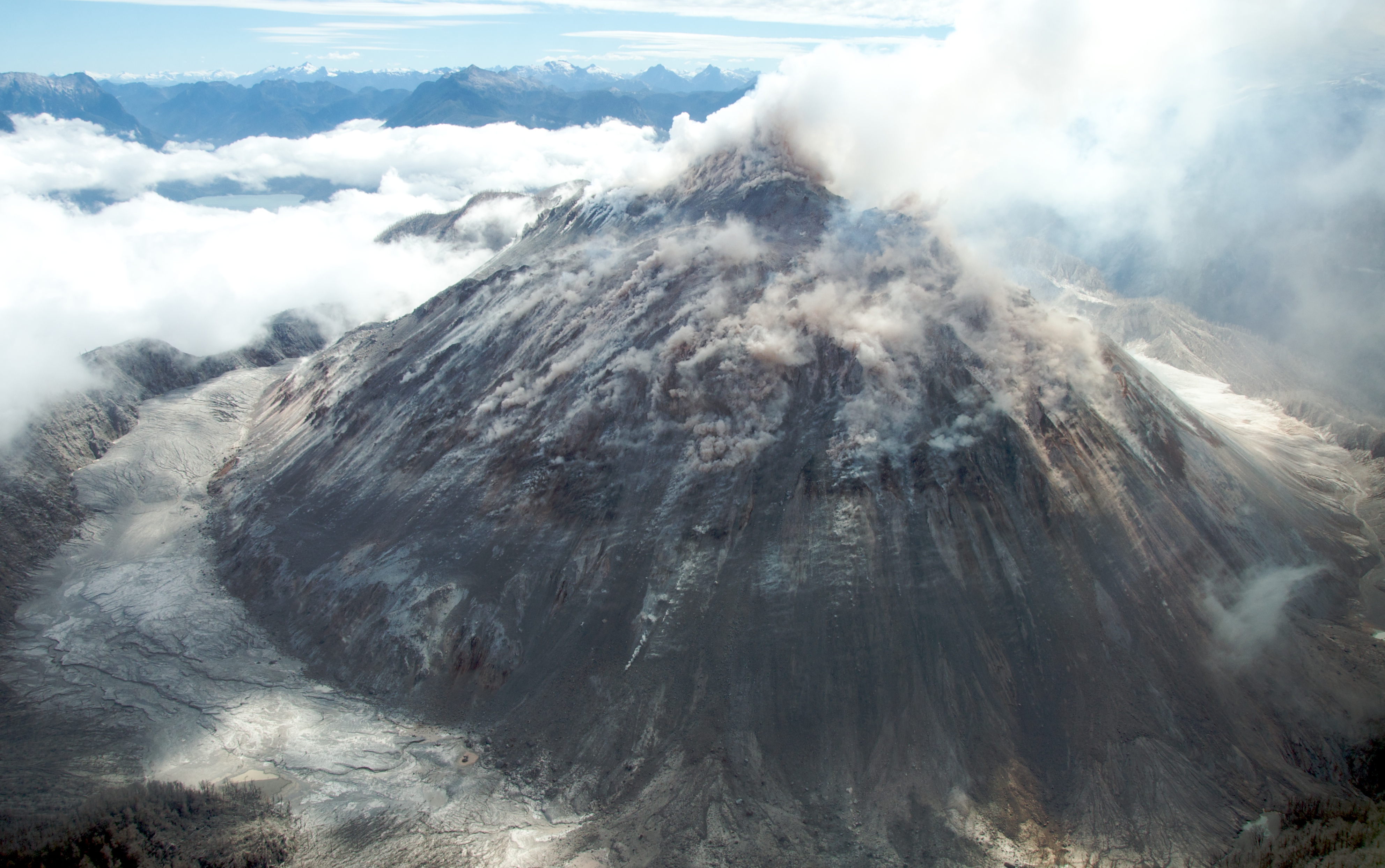 Vista aérea del volcán chileno Chaiten en 2009.