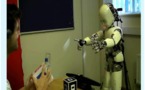 Crean un robot que aprende a hablar como un bebé