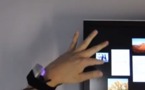 Diseñan una pulsera que permite cambiar de canal con el movimiento de la mano