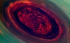 Primera imagen del huracán atrapado en el polo norte de Saturno