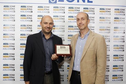 Pablo Ledesma (Dcha.), director del Proyecto Futura de Telefónica España y José María Cuéllar  recogieron el premio al producto más innovador