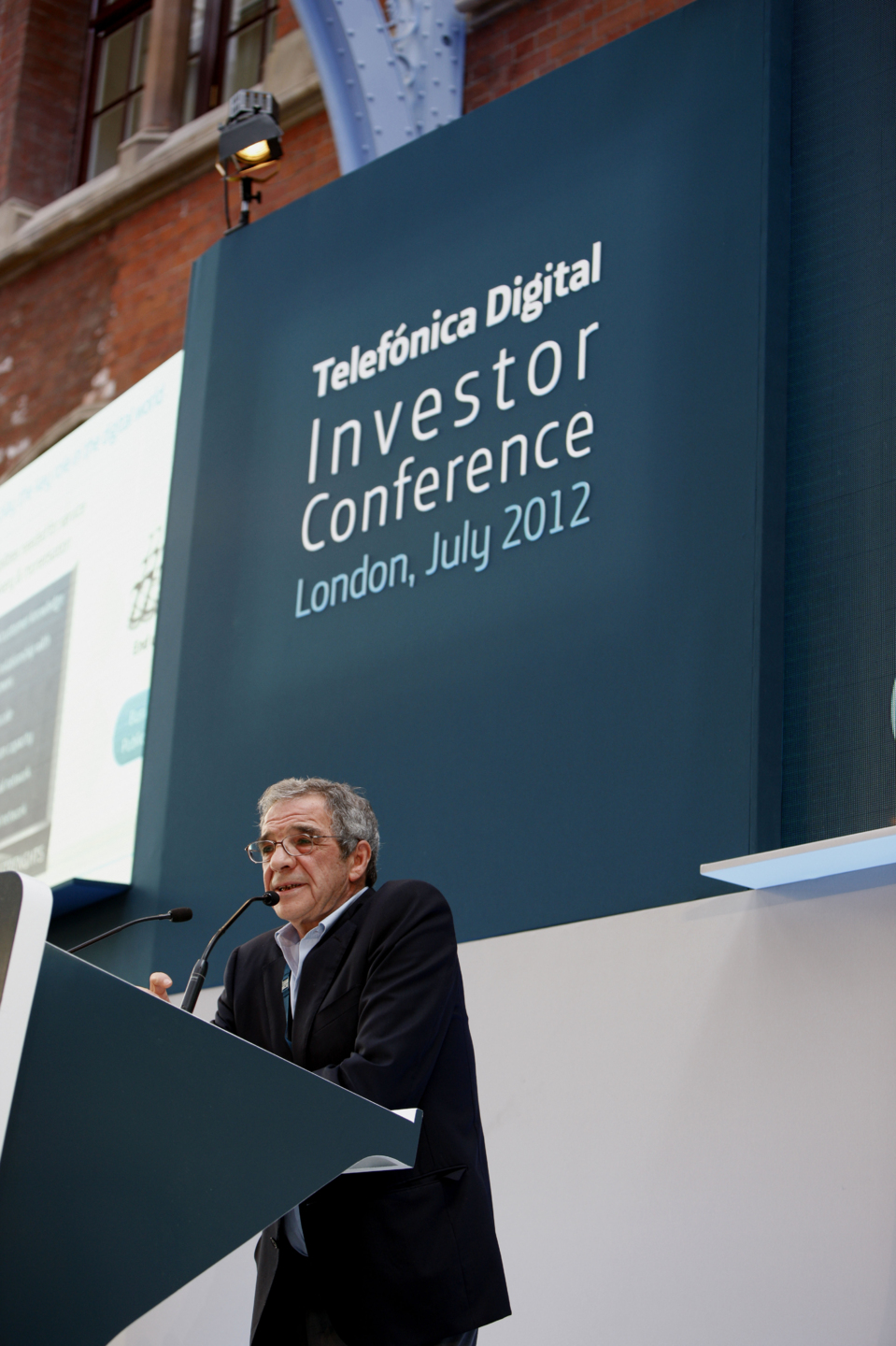 César Alierta, presidente de Telefónica, durante la Coneferencia de Inversores de Telefónica Digital en Londres