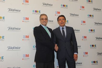 El presidente de Telefónica, César Alierta y el presidente de la Comunidad de Madrid, Igancio González en la presentación de Code Madrid.